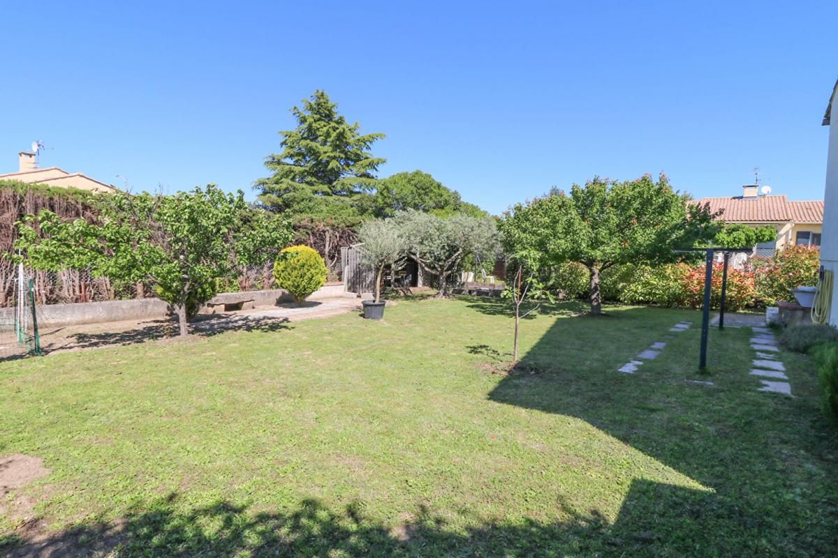 UZES Villa rénovée avec jardin à pied du centre d'Uzès 2