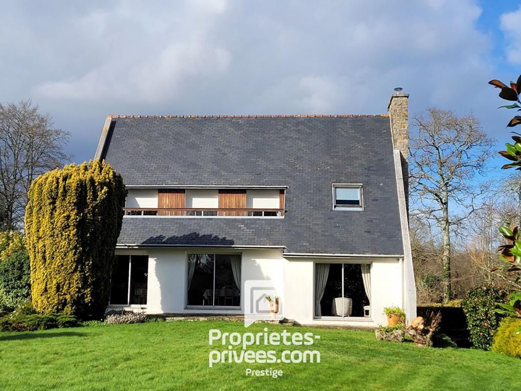29170 FOUESNANT - Contemporaine sur sous-sol 5 chambres 153 m2 environ
