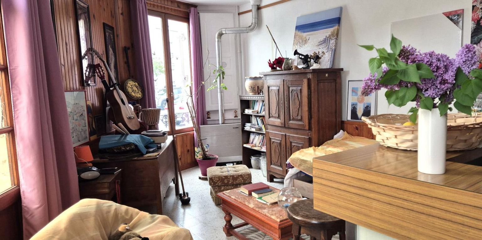 SAINT-DIZIER Bel ensemble Immobilier de Rapport et Rentabilité Locative de 200 m² à Rénover avec Cave, Parking extérieur Gratuit et Terrain de 160 m² 2