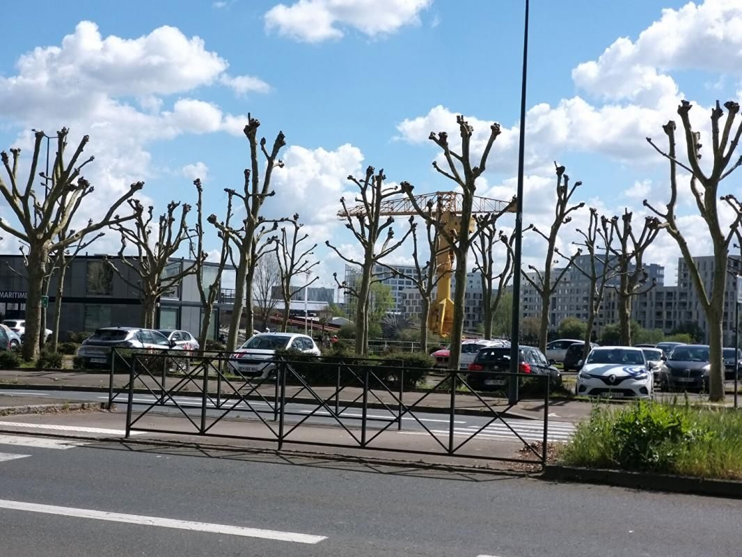 NANTES 44000 NANTES CHANTIERS NAVALS - BUREAU COMMERCIAL 55 M² A LOUER 3