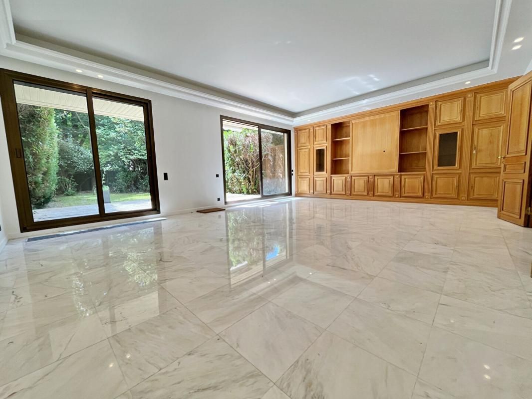 NEUILLY-SUR-SEINE Duplex 4 chambres 198 m2 avec deux jardins (265 m2) 2