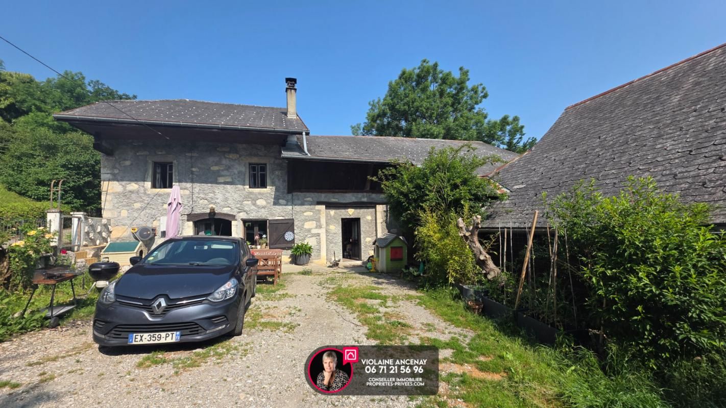 MONTAGNOLE Maison Montagnole, 82 m2 + grange 2