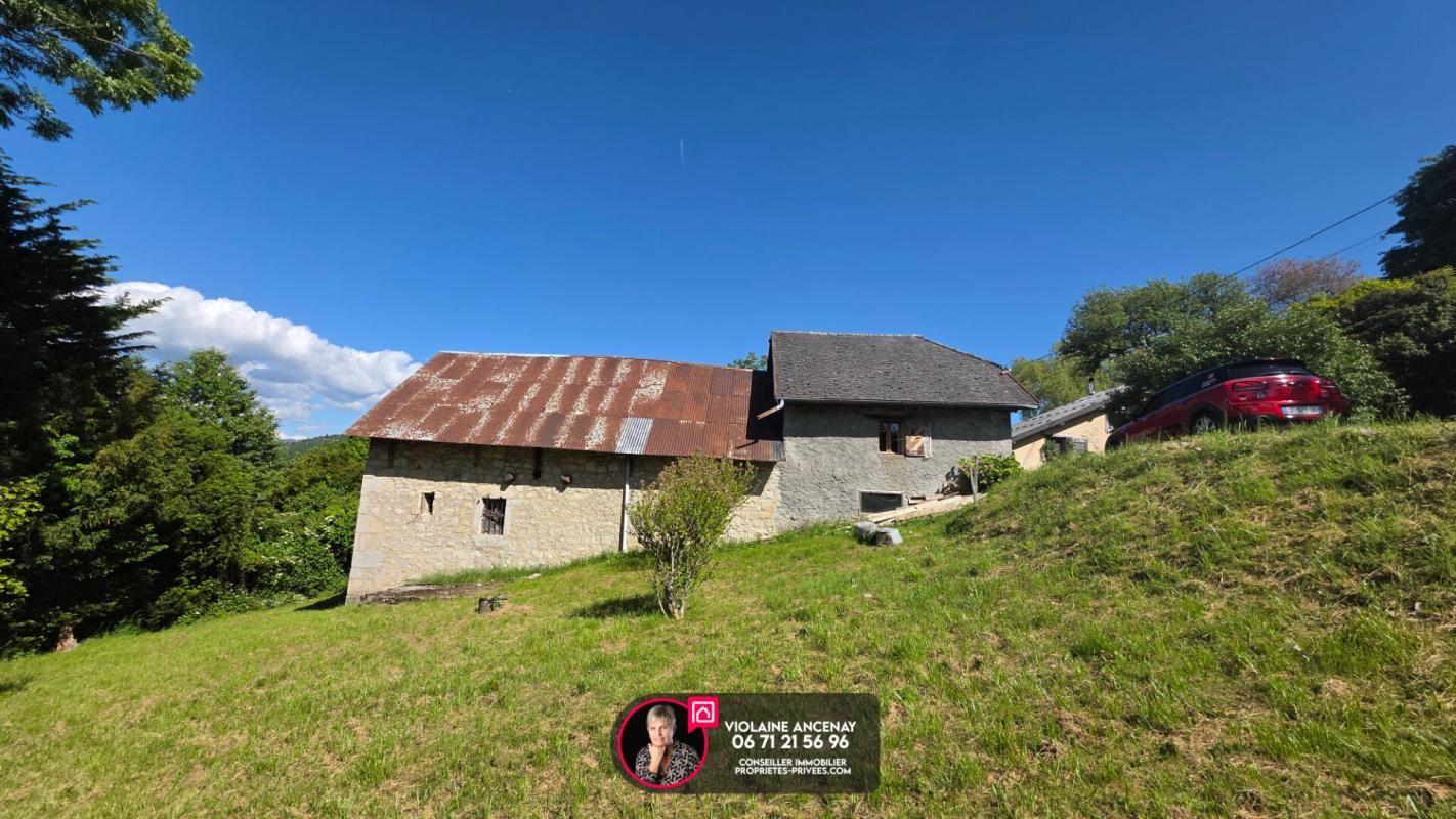 MONTAGNOLE Maison Montagnole, 82 m2 + grange 3