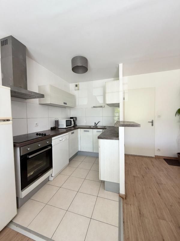 VANNES Appartement T4 de 75,36 M² avec ascenseur, balcon, 3 chambres, GARAGE et parking numéroté. VANNES quartier BEAUPRE KERSEC 3