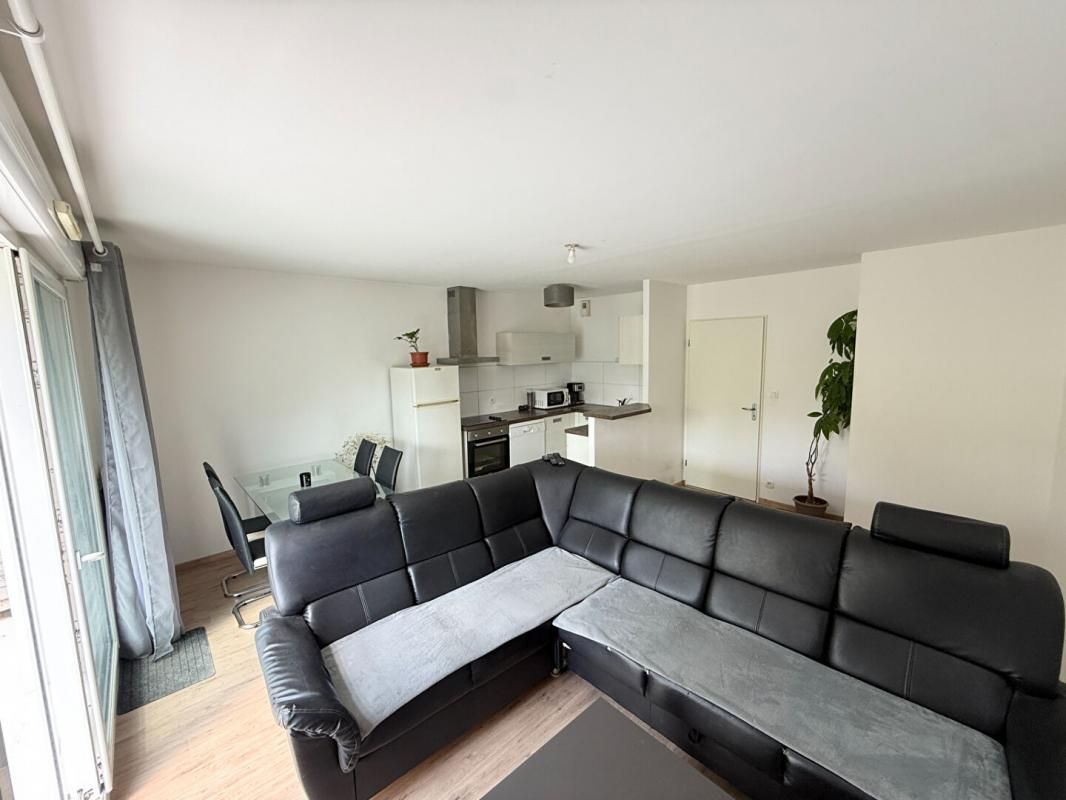 VANNES Appartement T4 de 75,36 M² avec ascenseur, balcon, 3 chambres, GARAGE et parking numéroté. VANNES quartier BEAUPRE KERSEC 4