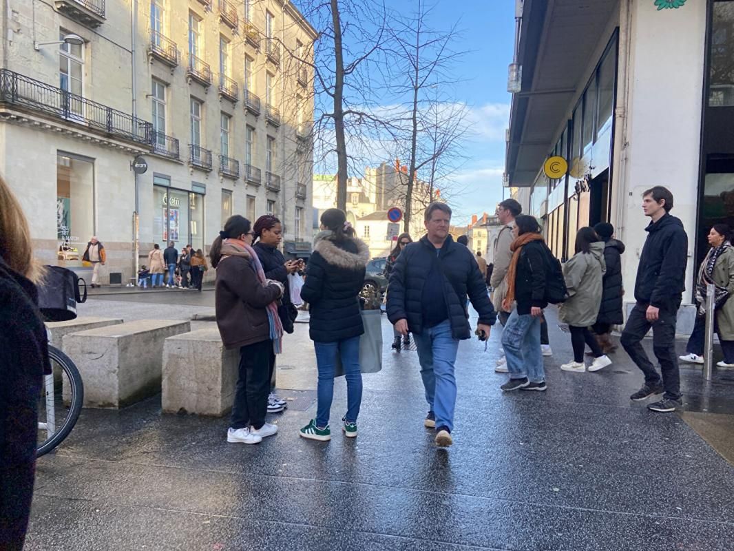 NANTES 44000 NANTES - LOCAL COMMERCIAL 698 m² , A LOUER - CENTRE VILLE 3