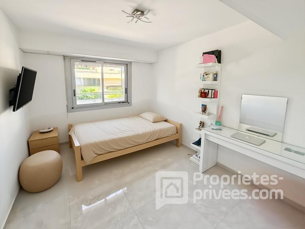 SAINT-LAURENT-DU-VAR LES VESPINS 4 pièces contemporain de 70m² 4