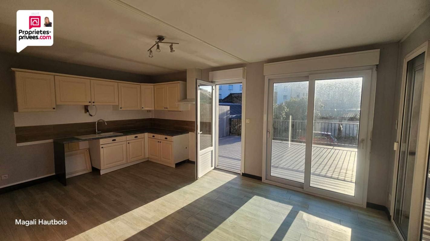 AVRANCHES Appartement de 78 m2 avec grande terrasse, en hyper centre d'Avranches 2