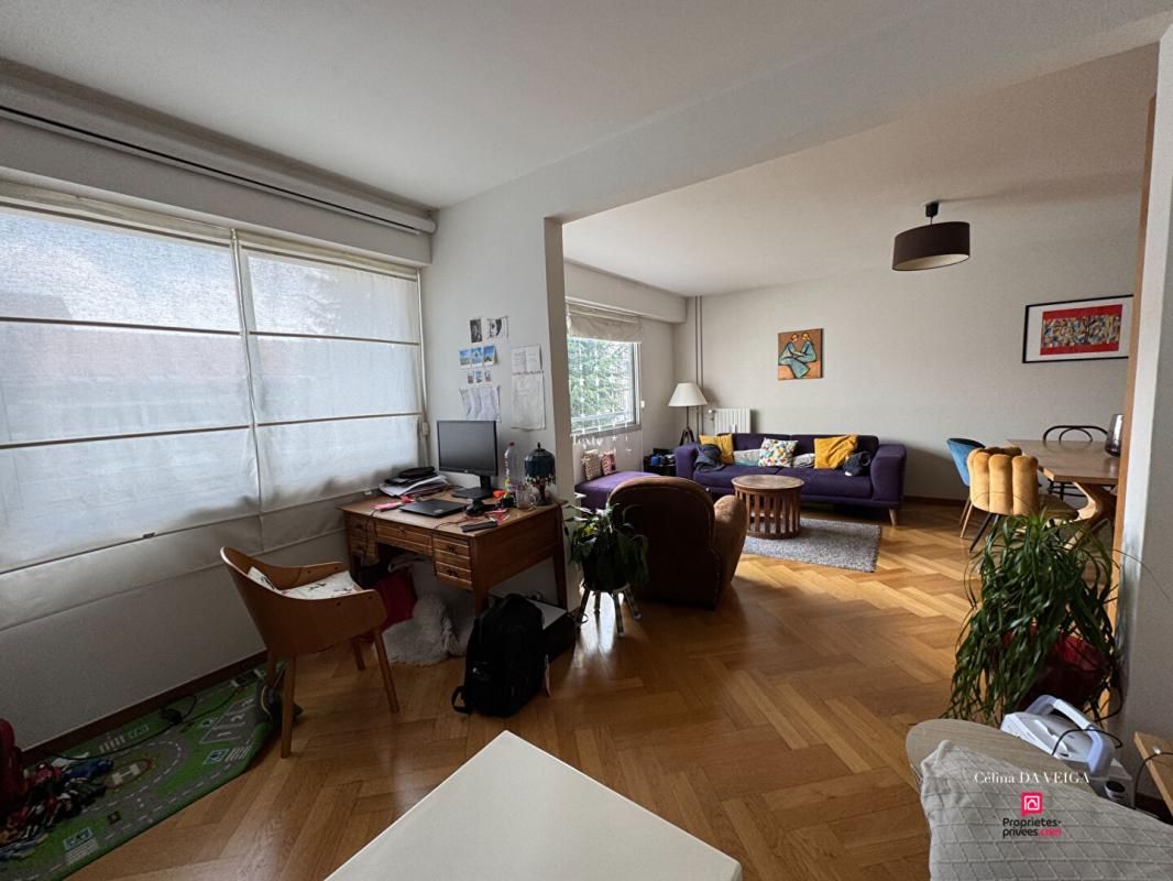 LILLE Appartement  lumineux , 3 chambres, 2 salle de bains + parking 2 voitures 2