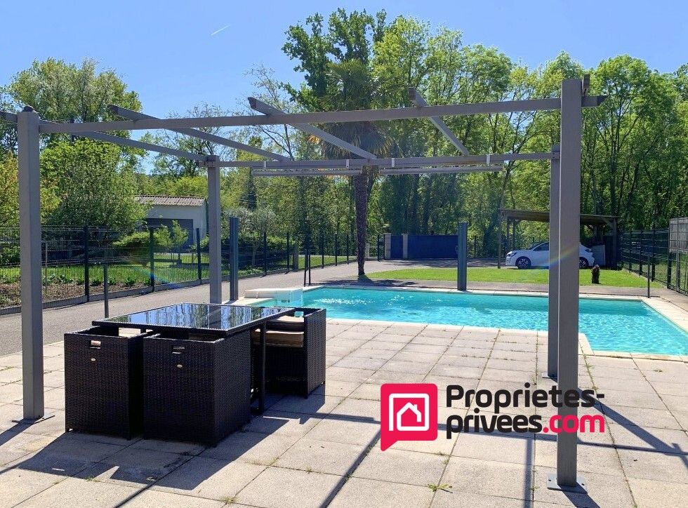 Maison plain-pied 60 m² avec piscine et véranda en bordure du Lot