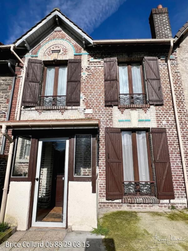 60180 NOGENT SUR OISE Maison de ville 4-5 chambres cour parking
