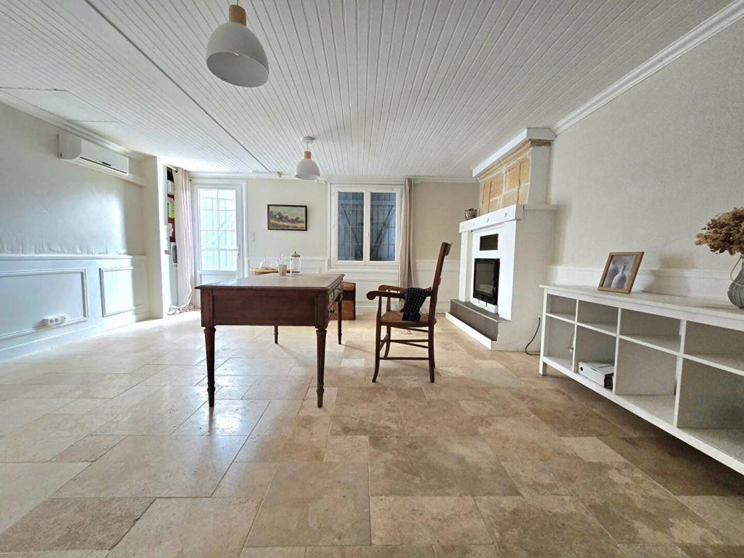 MOULIN-NEUF Maison 158m² en pierre, dépendance , terrain, ruisseau 2
