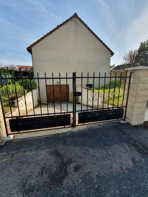 LE POINCONNET Pavillon sur sous sol de 110 m2, 4 chambres 2