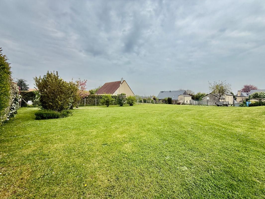 Terrain Moulins En Bessin 750 m2
