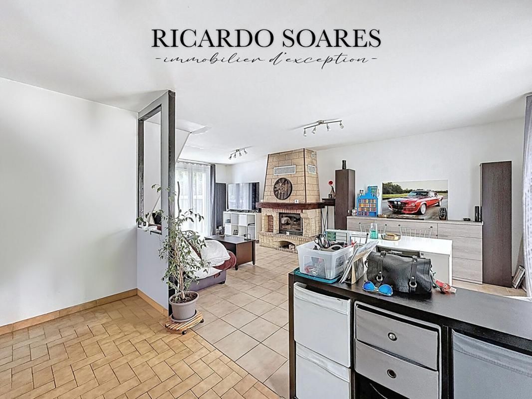 COMPIEGNE MAISON INDIVIDUELLE 95m² AU SOL / VIVABLE DE PLAIN-PIED / 4 CHAMBRES / 2 GARAGES / 1200m² TERRAIN 2