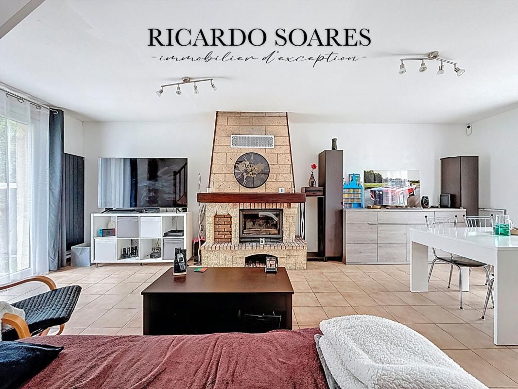 COMPIEGNE MAISON INDIVIDUELLE 95m² AU SOL / VIVABLE DE PLAIN-PIED / 4 CHAMBRES / 2 GARAGES / 1200m² TERRAIN 3