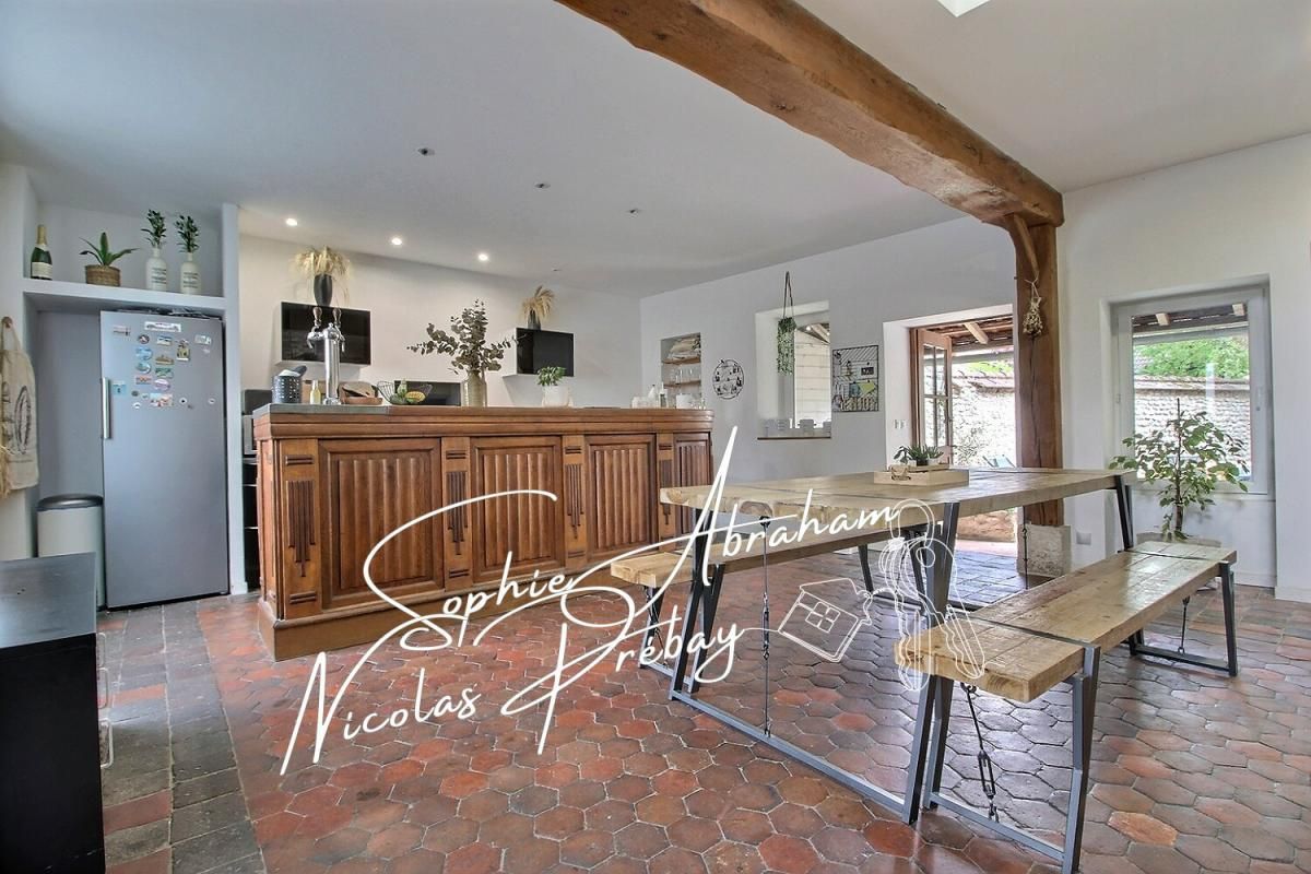 GOMMERVILLE Maison en pierres de 6 pièces, 4 chambres avec jardin et terrasse 2