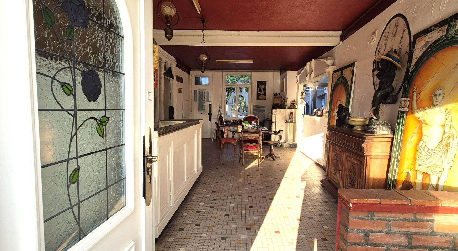 SAINT-DIZIER Bel ensemble Immobilier de Rapport et Rentabilité Locative de 202 m² à Remettre à votre goût avec Pièce de musique, Chaufferie gaz, Terrasses, Barbecue, Cave et Terrain Clos et arboré de 408 m².Cave 2