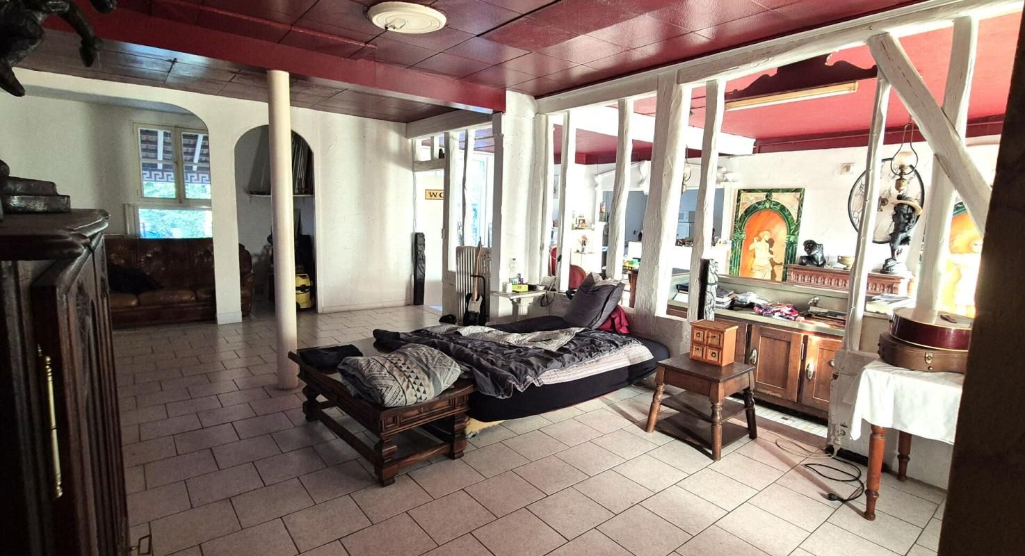 SAINT-DIZIER Bel ensemble Immobilier de Rapport et Rentabilité Locative de 202 m² à Remettre à votre goût avec Pièce de musique, Chaufferie gaz, Terrasses, Barbecue, Cave et Terrain Clos et arboré de 408 m².Cave 3
