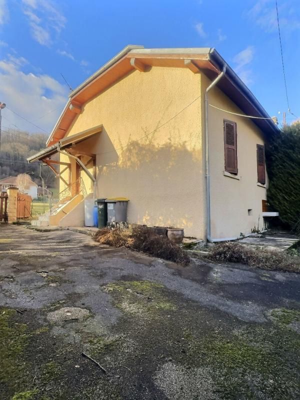 SAINT-GEOIRE-EN-VALDAINE Maison Saint-Geoire-en-Valdaine de 46m2 sur 531m2 de terrain 1