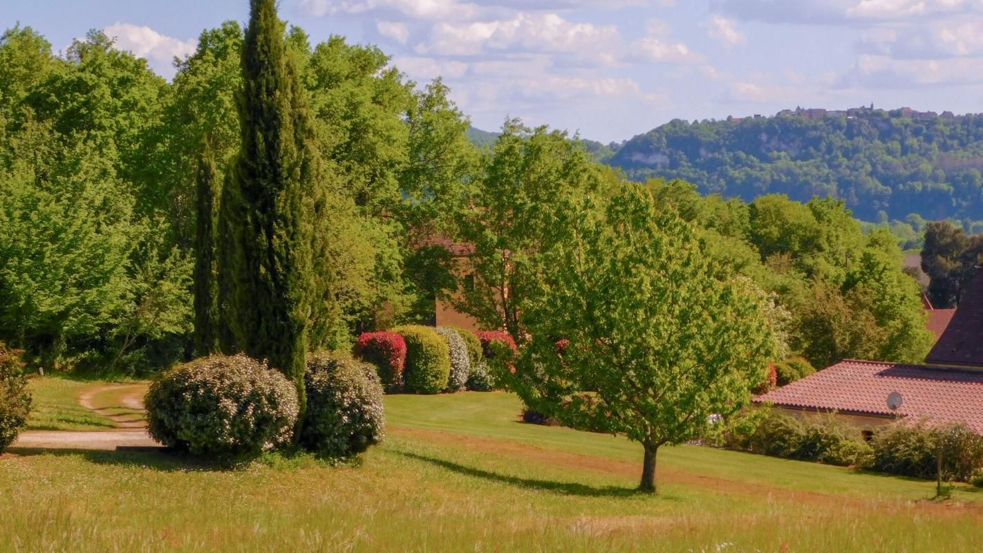 VITRAC Terrain à bâtir viabilisé, Vitrac 24200, 2561 m², tout-à-l'égout et compteurs en place 3