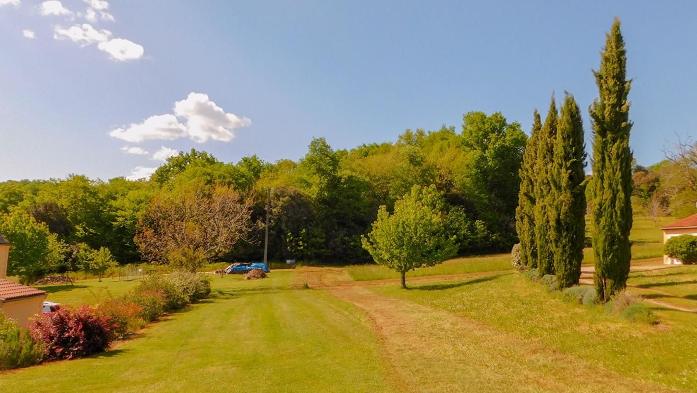 VITRAC Terrain à bâtir viabilisé, Vitrac 24200, 2561 m², tout-à-l'égout et compteurs en place 4