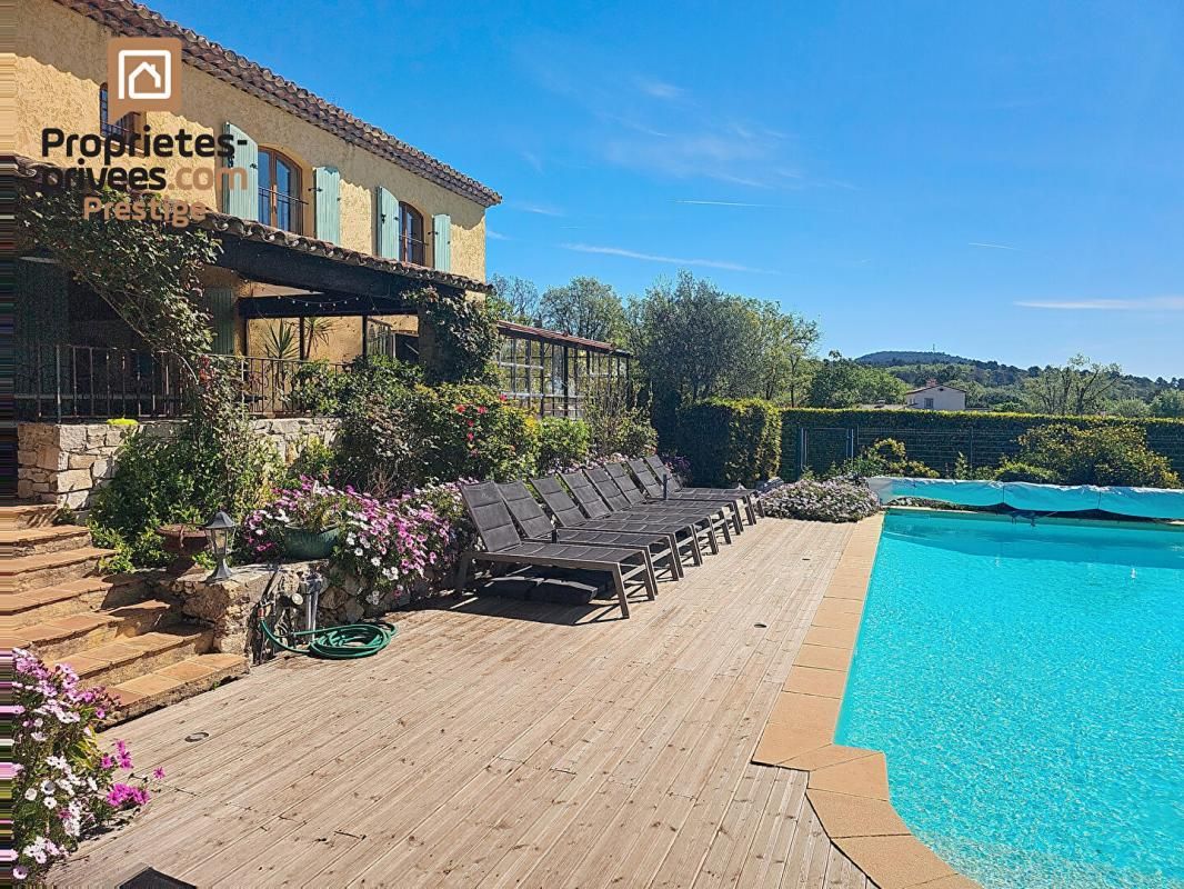 SAINT-CEZAIRE-SUR-SIAGNE PROPRIETE 9 PIECES 6 CHAMBRES 250 M2 PISCINE / JARDIN PAYSAGER DE 4300 M2 4