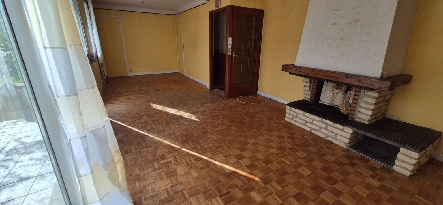 SAINT-DIZIER Pavillon sur Sous-sol de 82 m² à Rafraîchir et Extensible à 110, avec Cours, Garage, Atelier, CC Bois, Véranda, Terrasse et Terrain clos et arboré de 620 m² 3
