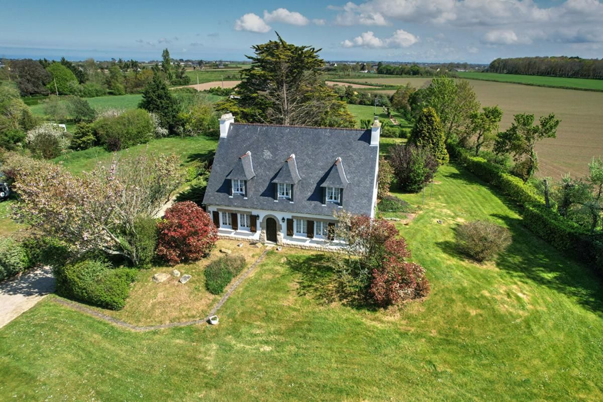 PENVENAN Maison de 166 m2, 5 chambres, proche des commerces et de la mer 2