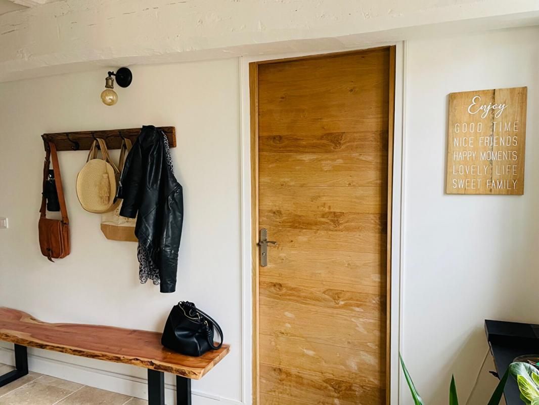 ABONDANT Maison 3 pièces de 100 m2 château d'Abondant centre avec espace extérieur, calme 2