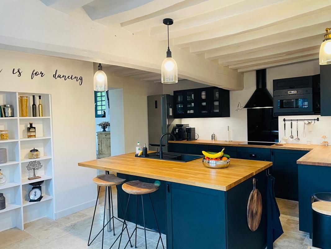ABONDANT Maison 3 pièces de 100 m2 château d'Abondant centre avec espace extérieur, calme 4