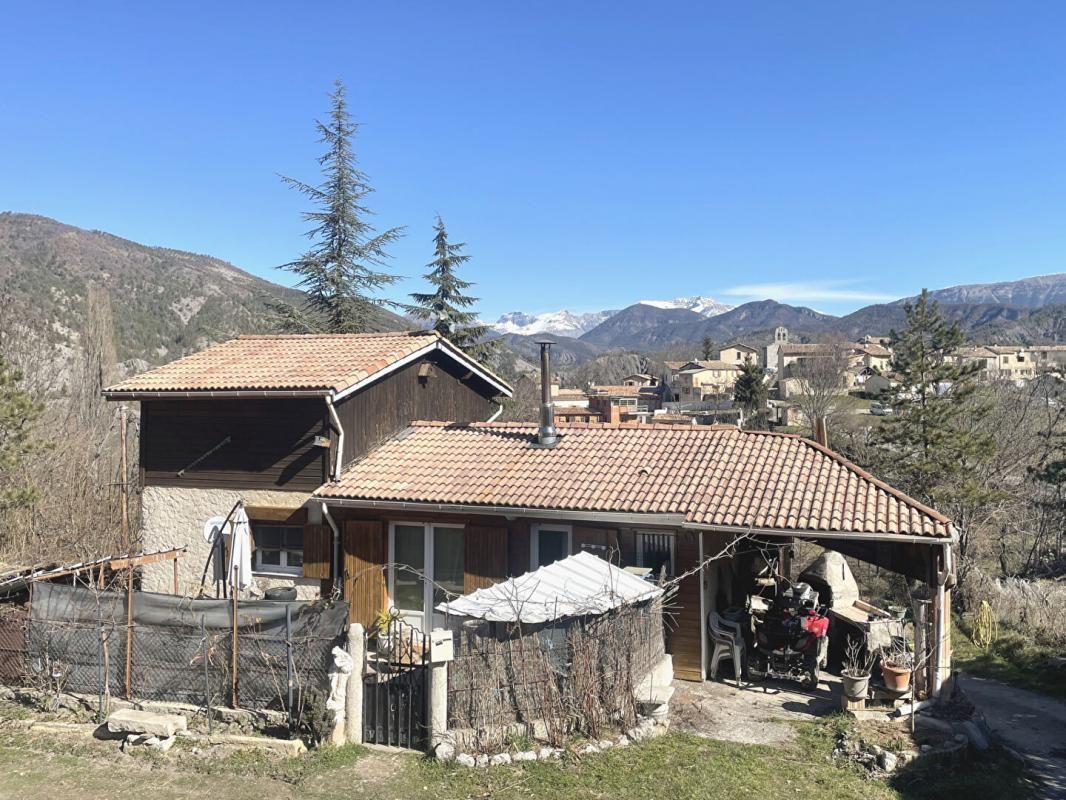 DRAIX Lot de 2 maisons 340 m2 + dépendances DRAIX (04 420) 2
