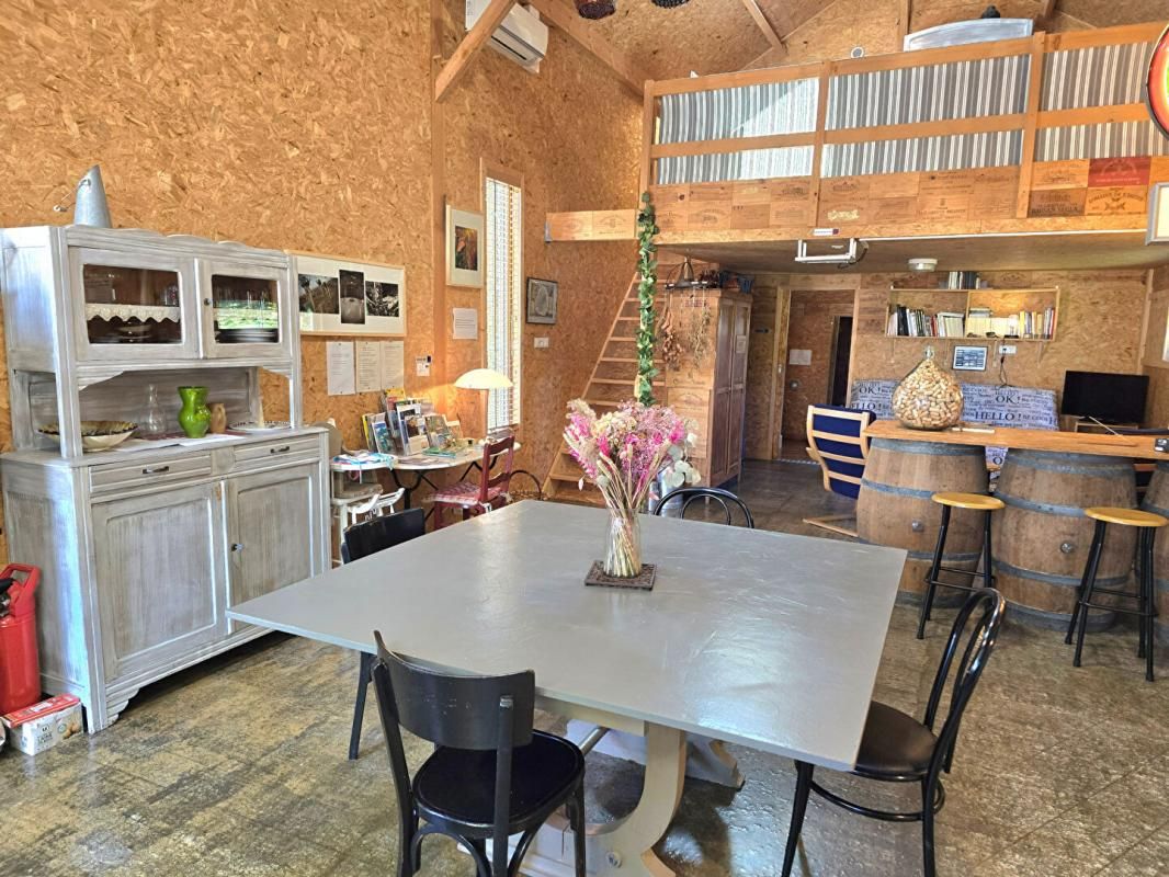 JAURE Maison de campagne type loft, sur un terrain de 850 m², garage, dépendances et piscine privative 2