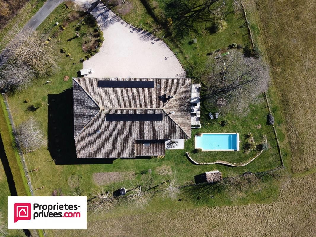 SALVAGNAC Salvagnac - Ancienne ferme rénovée : 215 m2 sur 1,7 hectare - DPE : A 3