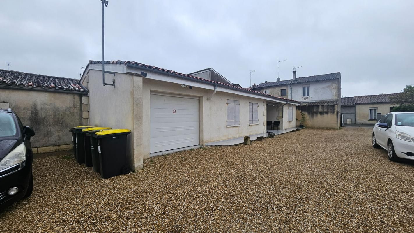 SAINTE-FOY-LA-GRANDE Ensemble immobilier Sainte Foy La Grande 10 pièce(s) 276 m2 2
