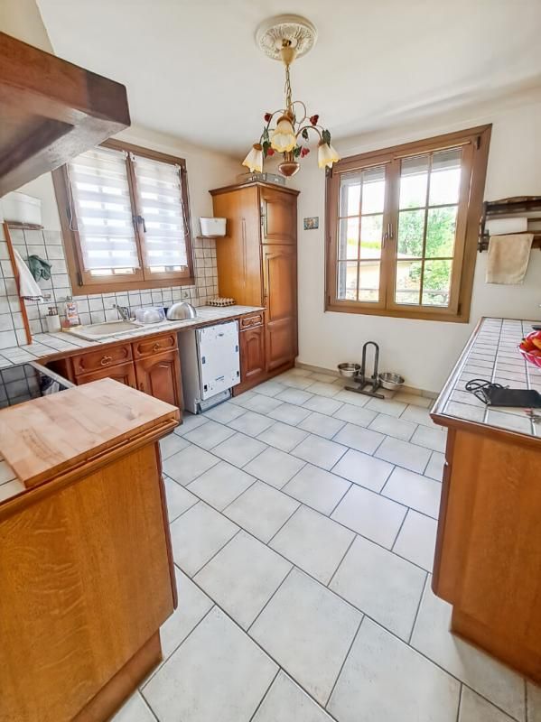 CHALONS-EN-CHAMPAGNE Maison Chalons En Champagne 5 pièces 85 m2 avec sous sol 4