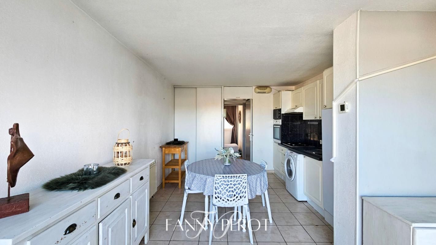 SAINT-CYPRIEN Saint-Cyprien - Appartement avec parking privé vue marina 3