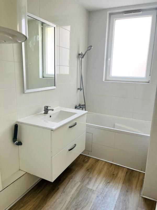 ROMILLY-SUR-SEINE Appartement Romilly Sur Seine 4 pièce(s) 80 m2 3