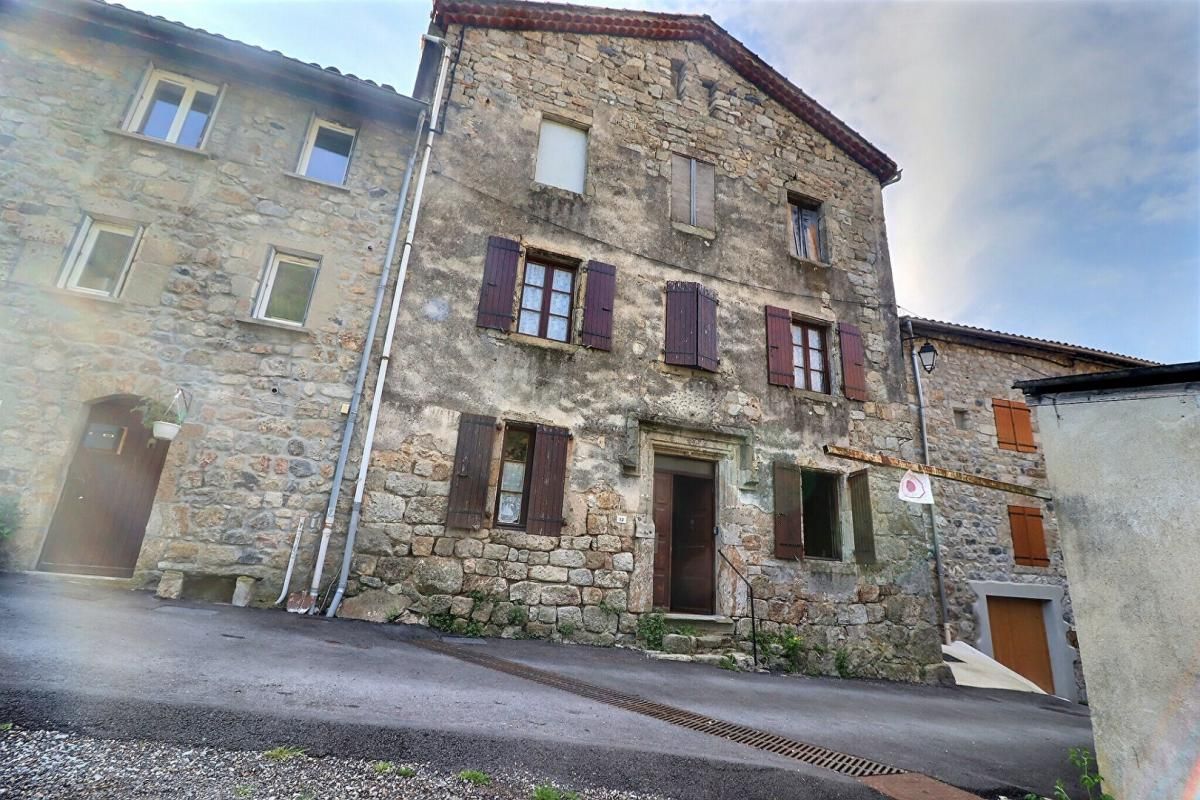 BURZET Maison de village à rénover Burzet 1