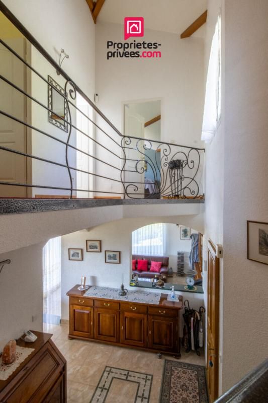 CRANVES-SALES Maison contemporaine avec piscine et vue dégagée 4