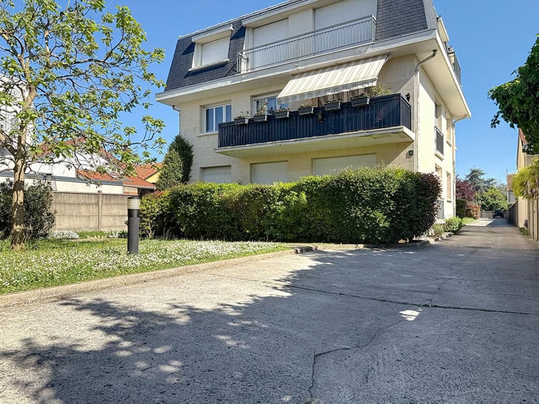 Appartement Vitry Sur Seine LIMITE VILLEJUIF 3 pièce(s) 75.43 m2