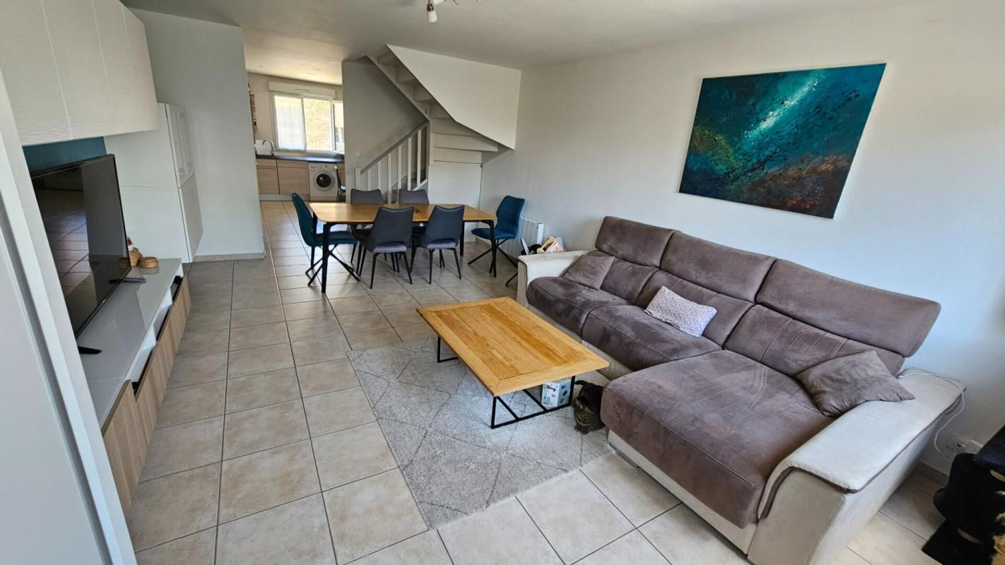 HOUDAN Maulette / Appartement récent 3 chambres avec extérieur 2