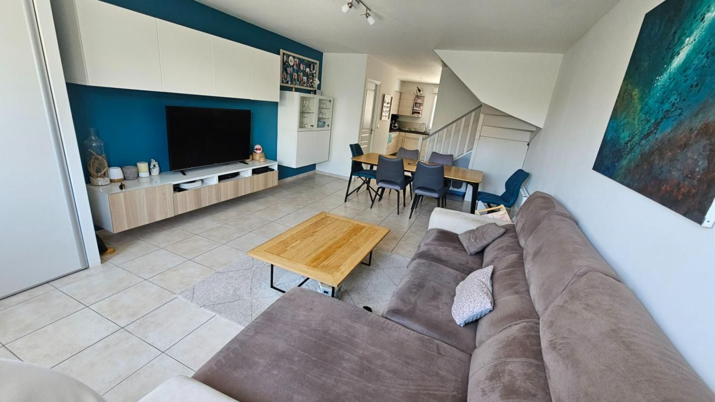 HOUDAN Maulette / Appartement récent 3 chambres avec extérieur 3