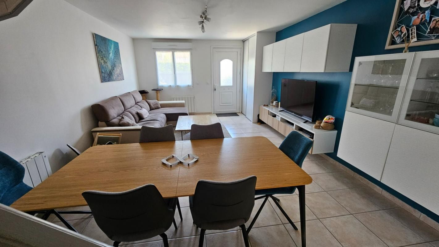 HOUDAN Maulette / Appartement récent 3 chambres avec extérieur 4