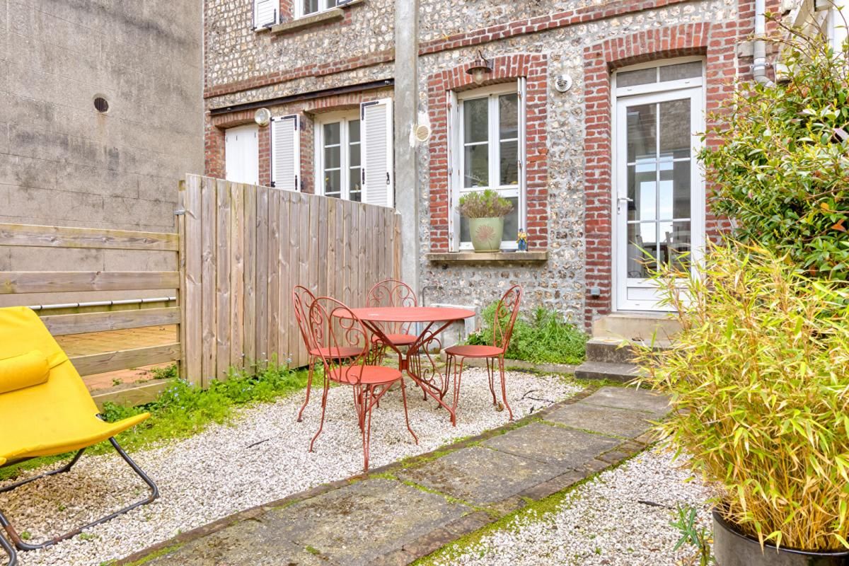 ETRETAT Maison de pêcheur, état irréprochable, vendue meublée et équipée 2