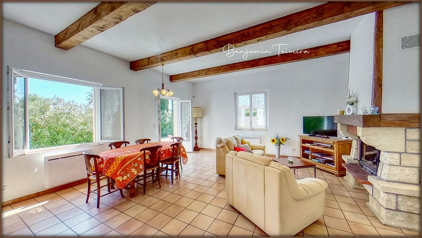 ROQUEBRUNE-SUR-ARGENS Villa 117m² (191m² surface utile) , 3/4chambres, sur grand terrain plat de 1000m² environ 3