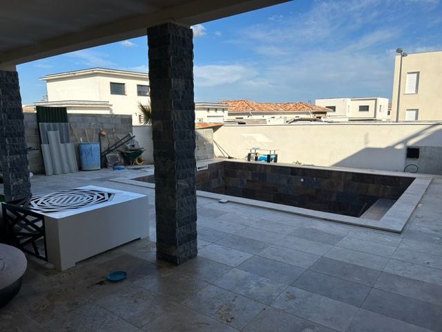 MONTARNAUD Villa Montarnaud 8 pièce(s) 170 m2, 5 chambres 3