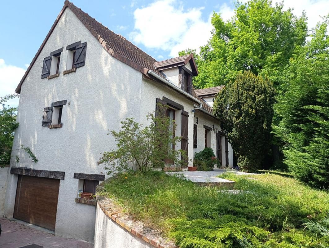 LIMEIL-BREVANNES Maison familiale de 8 pièces avec sous sol total ET piscine chauffée 2
