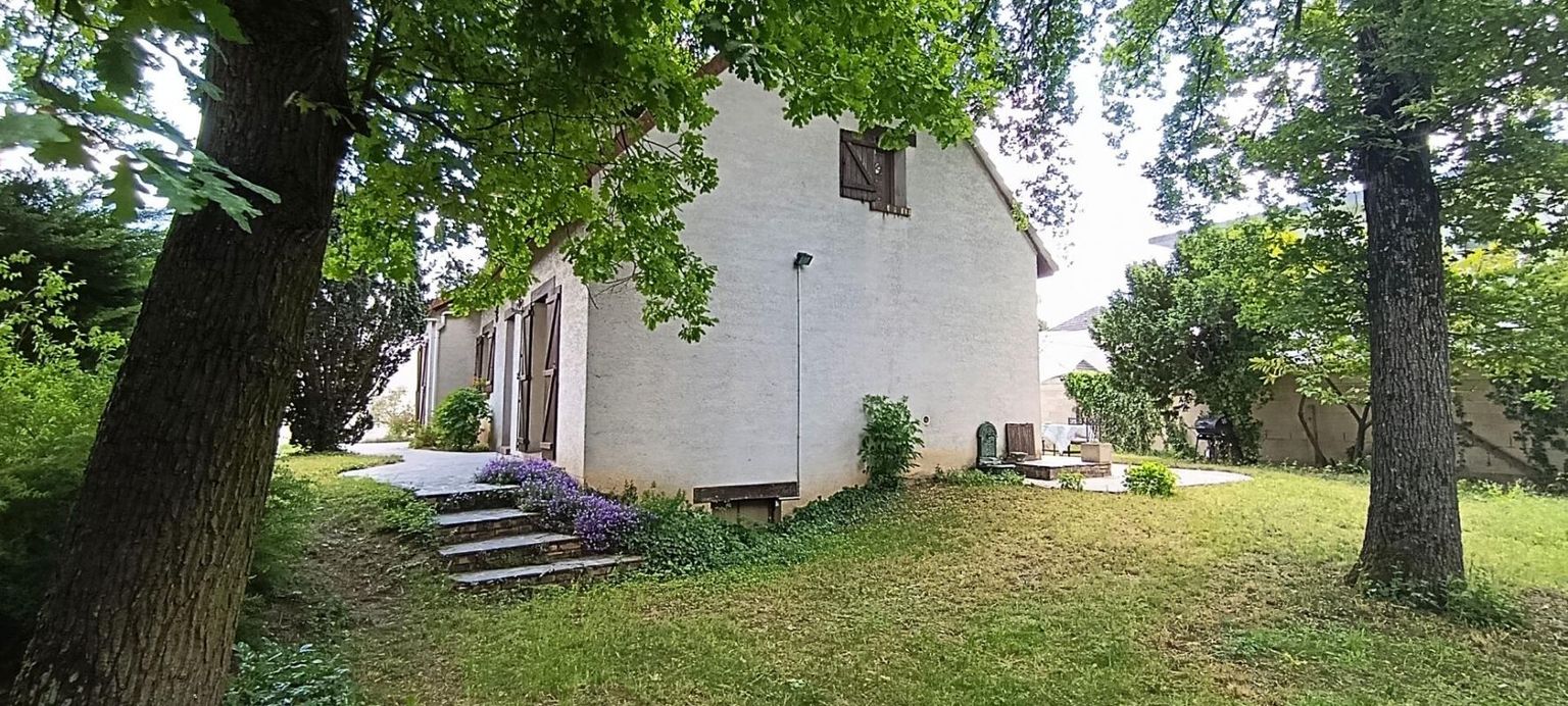 LIMEIL-BREVANNES Maison familiale de 8 pièces avec sous sol total ET piscine chauffée 3