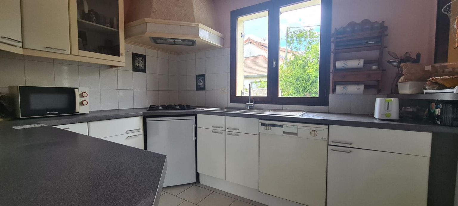 SAINTRY-SUR-SEINE Maison Saintry Sur Seine 6 pièce(s) 96 m2 2